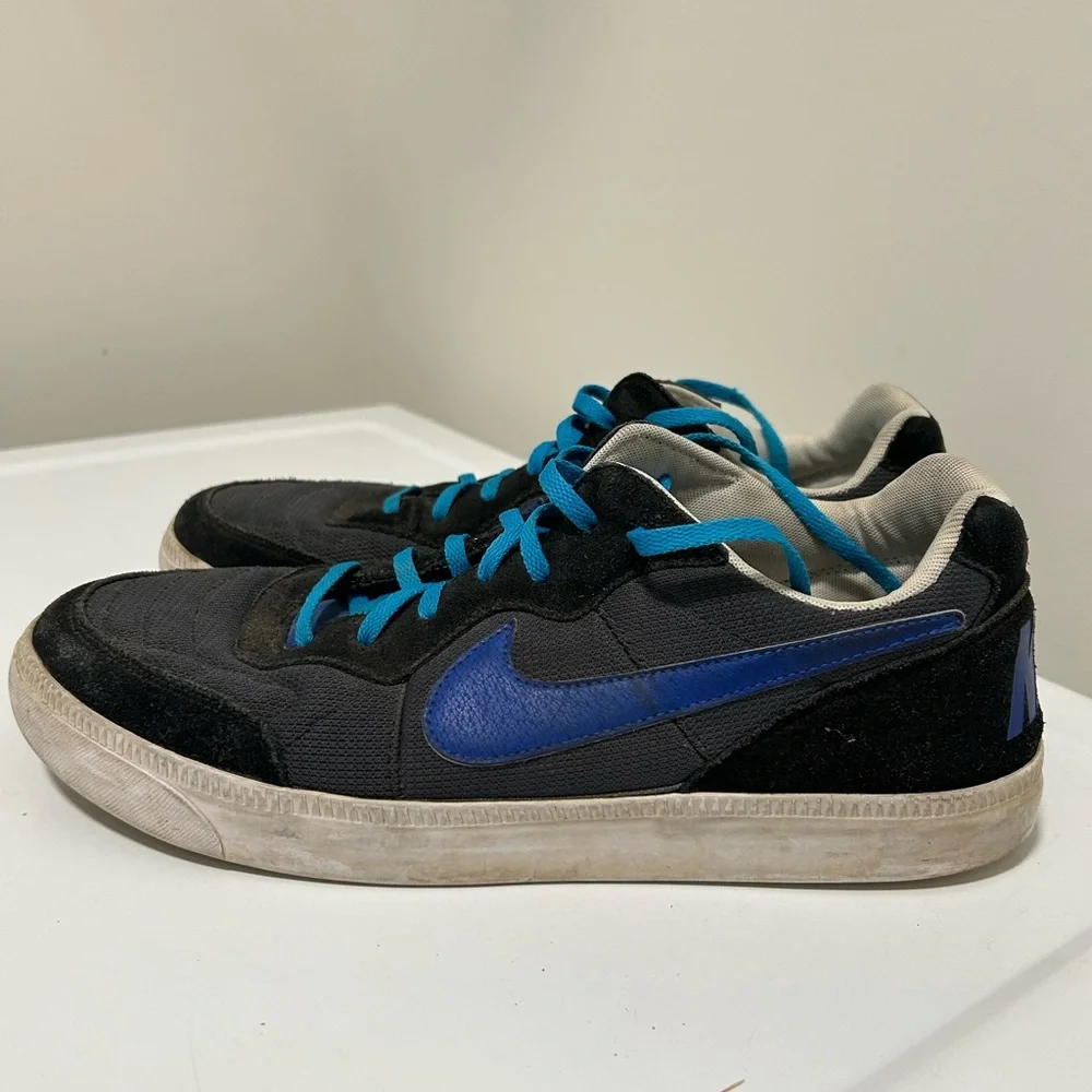 Nike Men’s Sneaker Black Blue Size 11.5